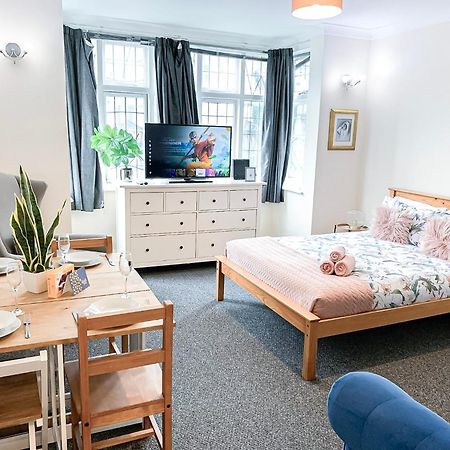 Cosy Apartments Near Hampstead Heath With Free On-Site Parking & Private Gardens, Golders Green لندن المظهر الخارجي الصورة