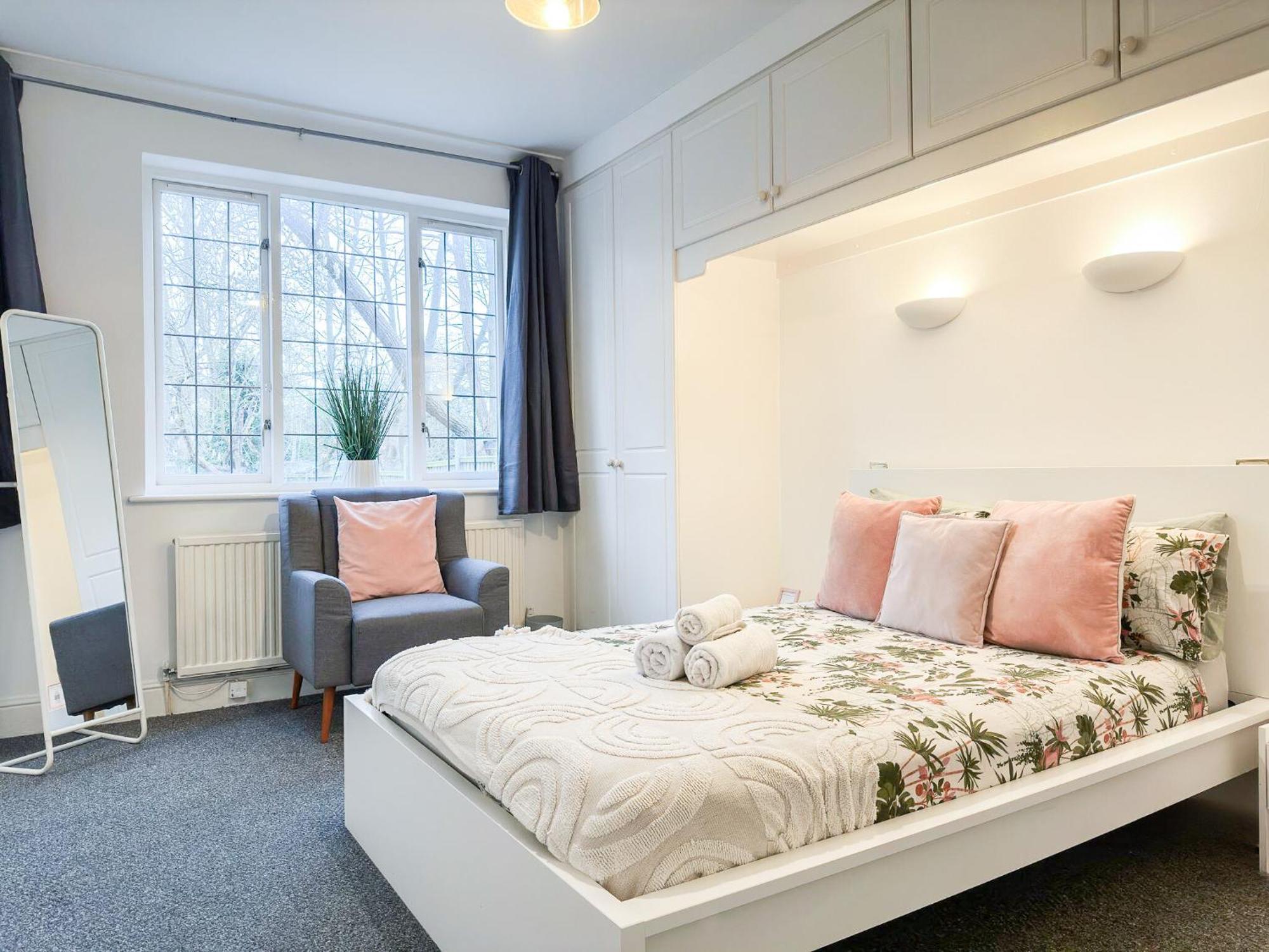 Cosy Apartments Near Hampstead Heath With Free On-Site Parking & Private Gardens, Golders Green لندن المظهر الخارجي الصورة
