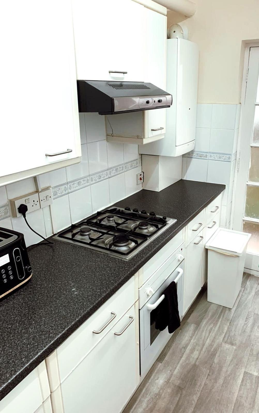 Cosy Apartments Near Hampstead Heath With Free On-Site Parking & Private Gardens, Golders Green لندن المظهر الخارجي الصورة