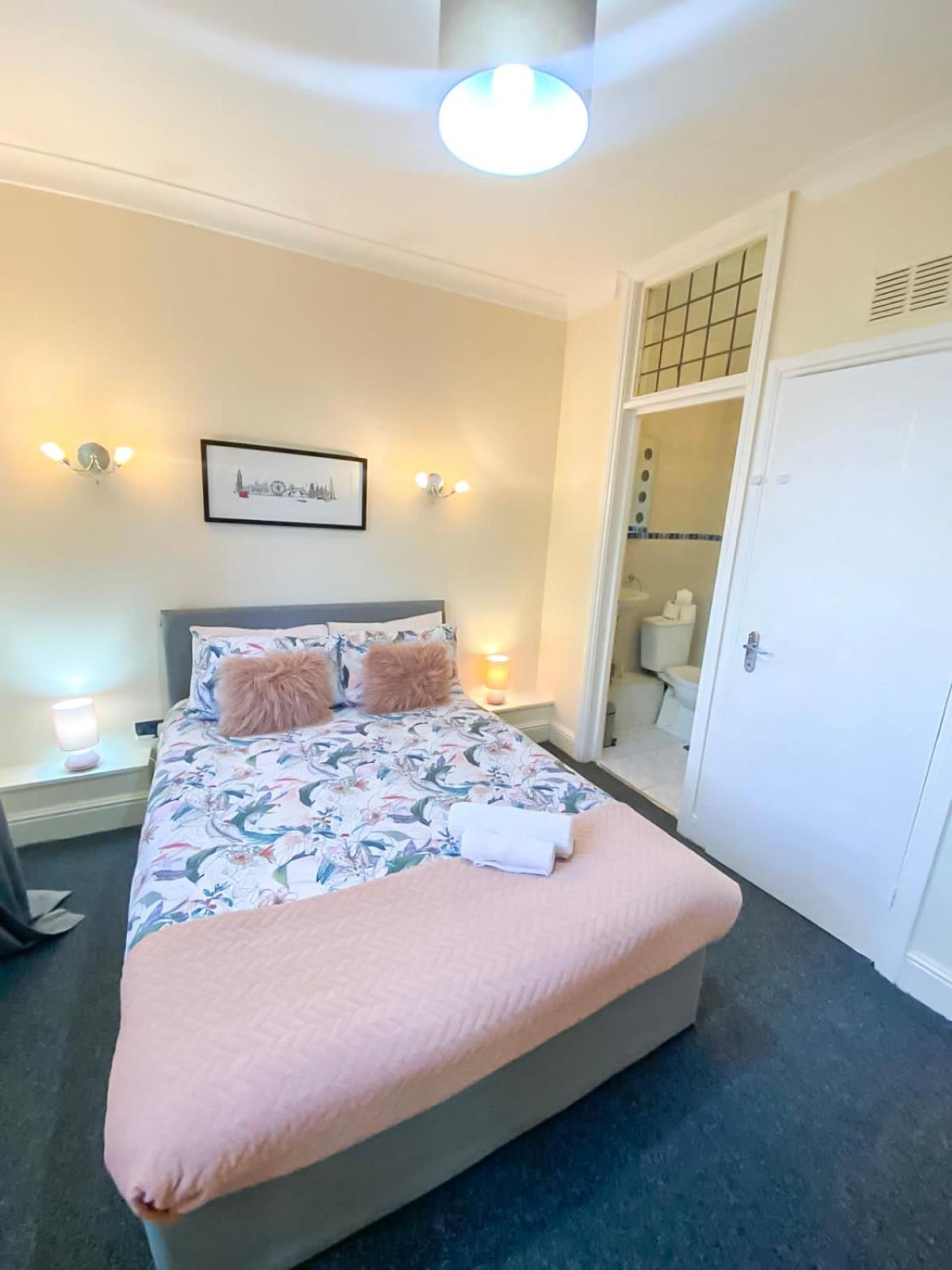 Cosy Apartments Near Hampstead Heath With Free On-Site Parking & Private Gardens, Golders Green لندن المظهر الخارجي الصورة