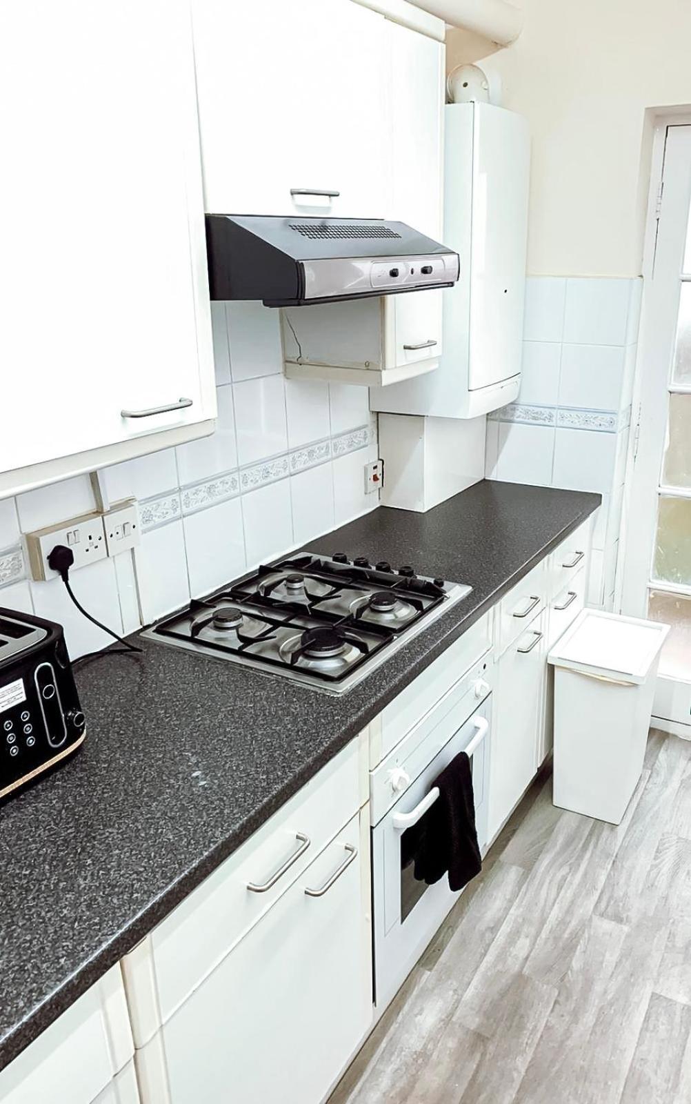 Cosy Apartments Near Hampstead Heath With Free On-Site Parking & Private Gardens, Golders Green لندن المظهر الخارجي الصورة