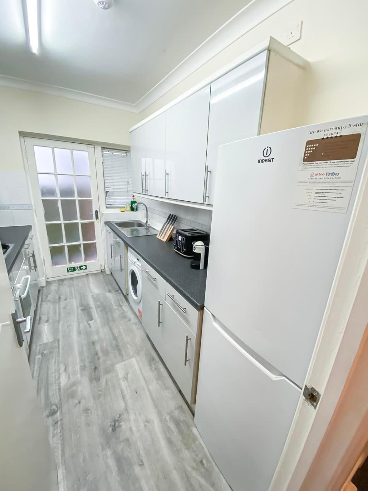 Cosy Apartments Near Hampstead Heath With Free On-Site Parking & Private Gardens, Golders Green لندن المظهر الخارجي الصورة